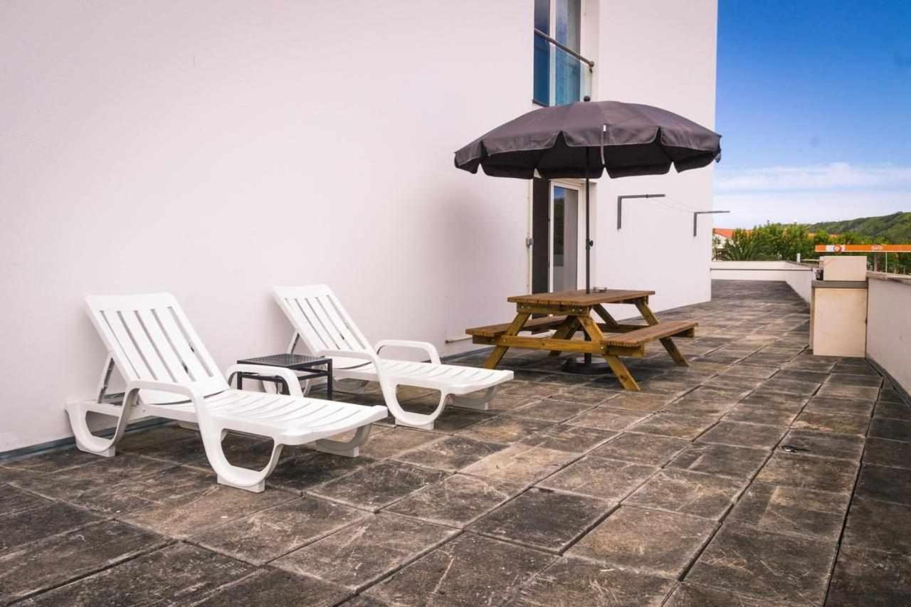 Downtown Praia Da Vitoria Al Exterior photo