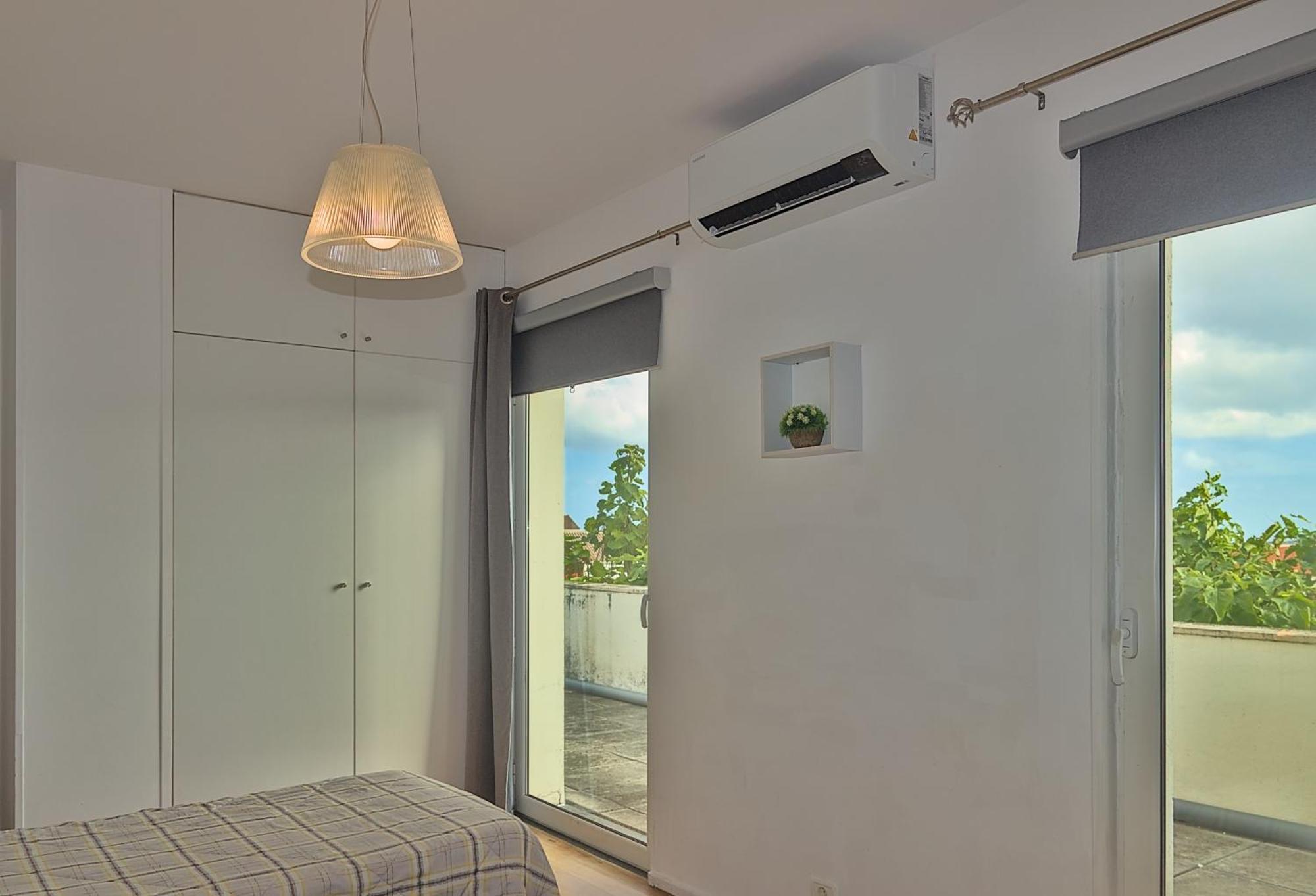 Downtown Praia Da Vitoria Al Room photo