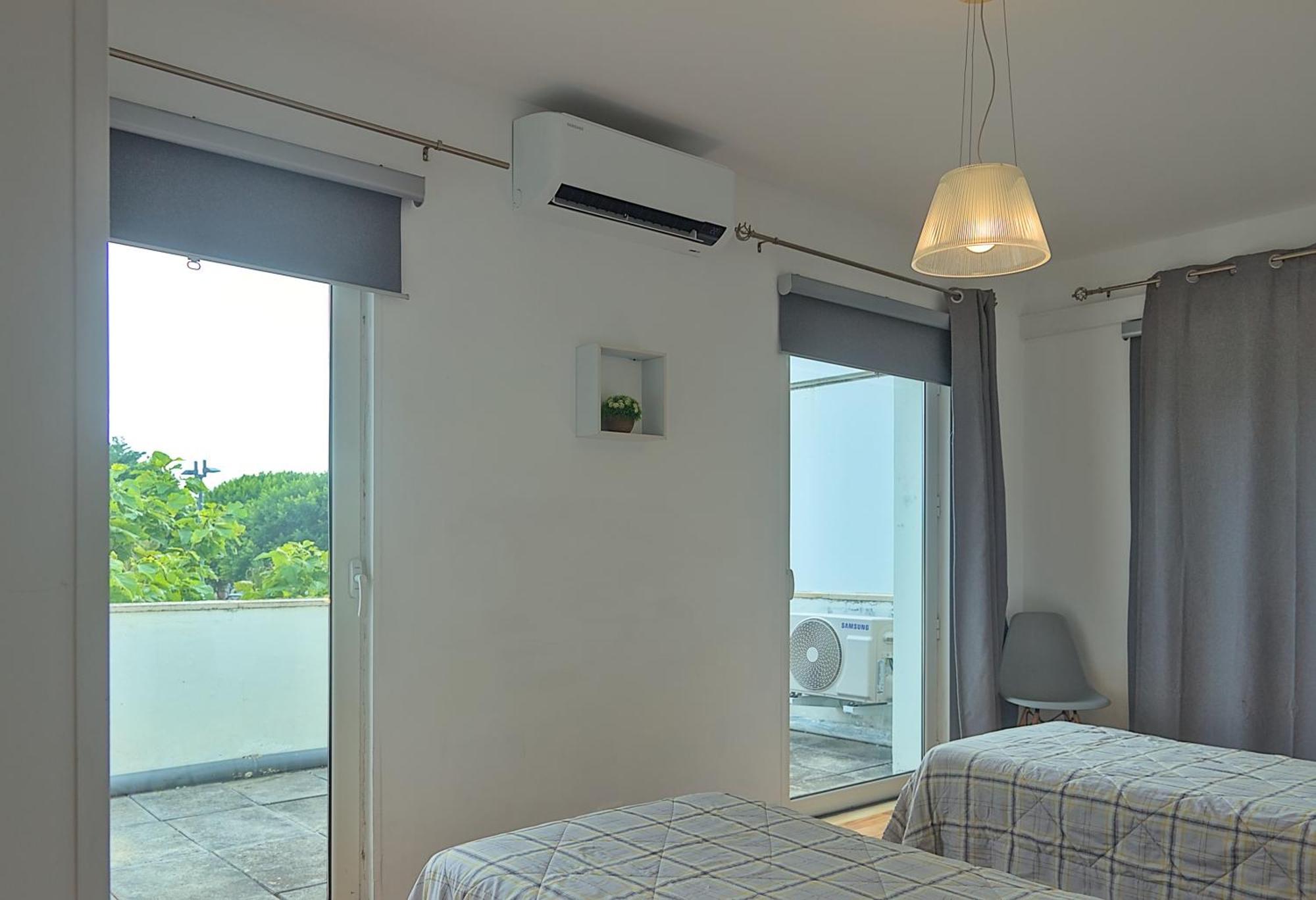 Downtown Praia Da Vitoria Al Room photo